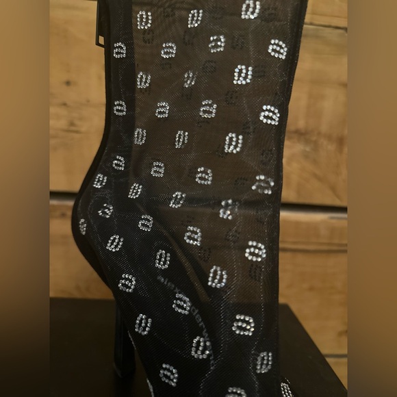 Alexander Wag boots. Size 9 Comes with original box. - Picture 5 of 8